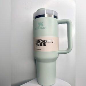 Stanley FlowState Quencher H2.0 Tumbler / 40oz / Color: Mist